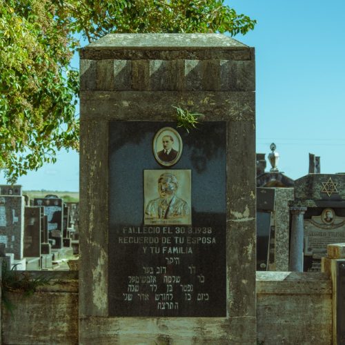 Cementerio Irsaelita De Las Colonias Domingo Calvo Y Barón Guinsburg